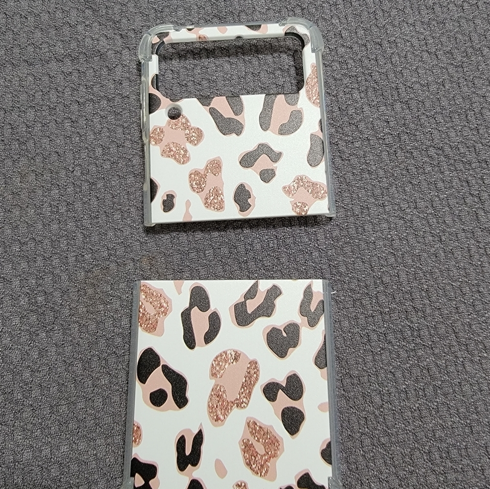 Phone case - Picture 3 of 4